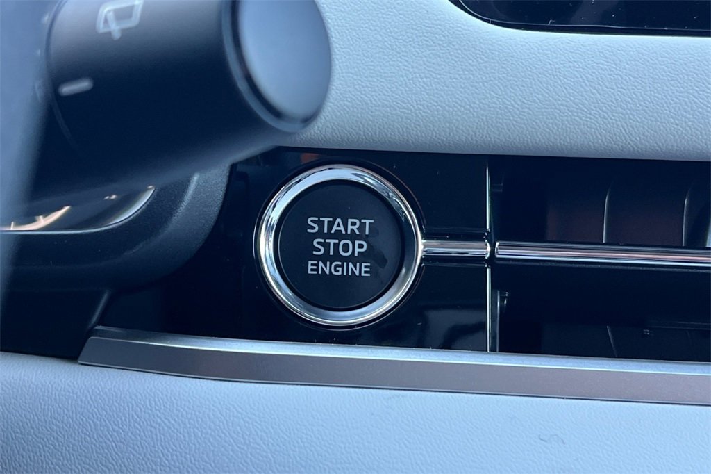 New 2026 Mitsubishi Outlander SE image 24