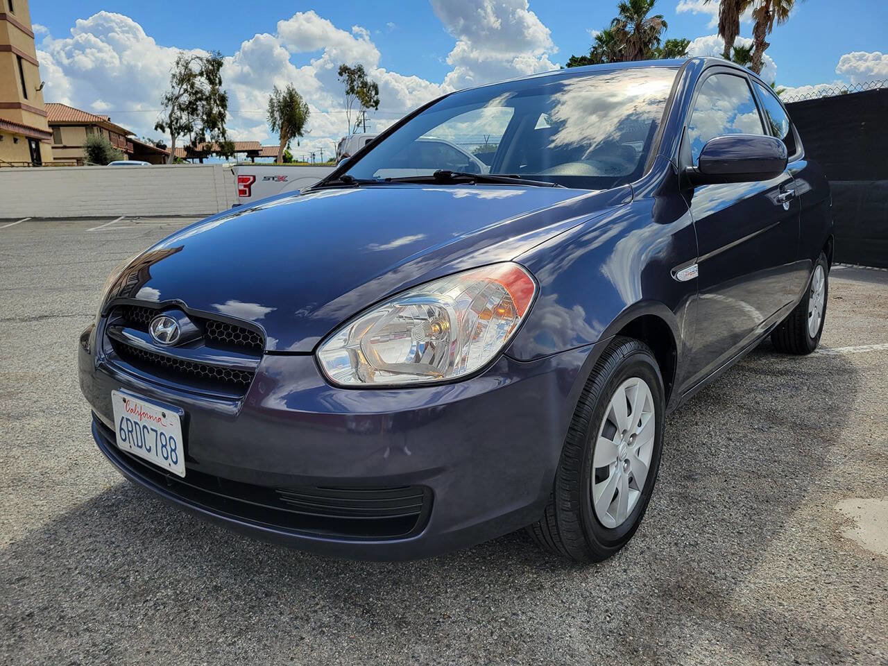 Used 2011 Hyundai Accent GS image 1