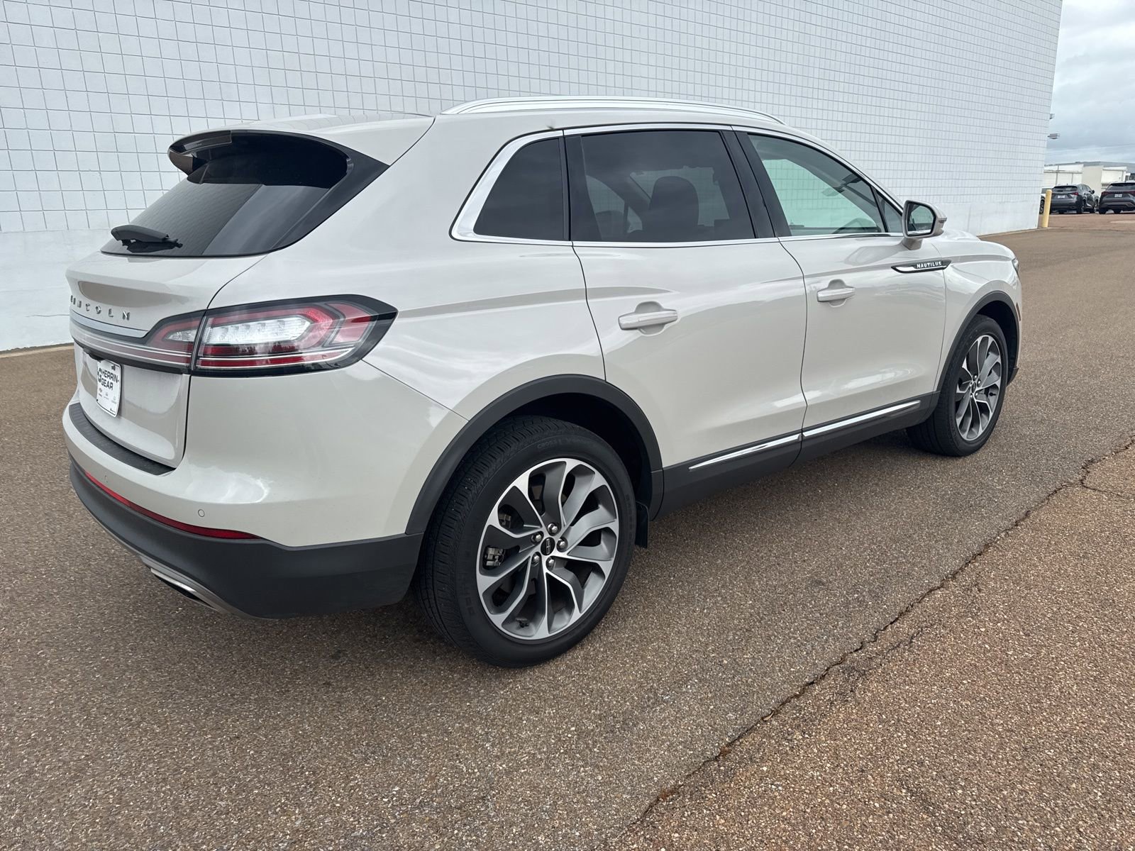 Used 2023 Lincoln Nautilus Reserve w/ Luxury Package image 7