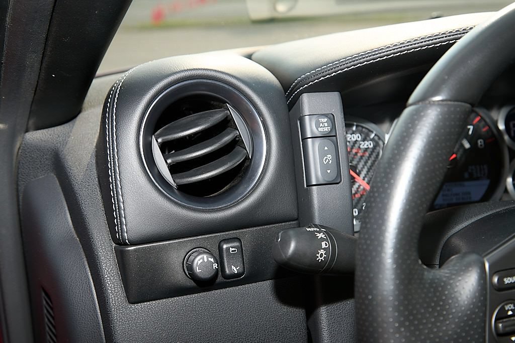 Used 2016 Nissan GT-R Premium AWD/4WD image 28