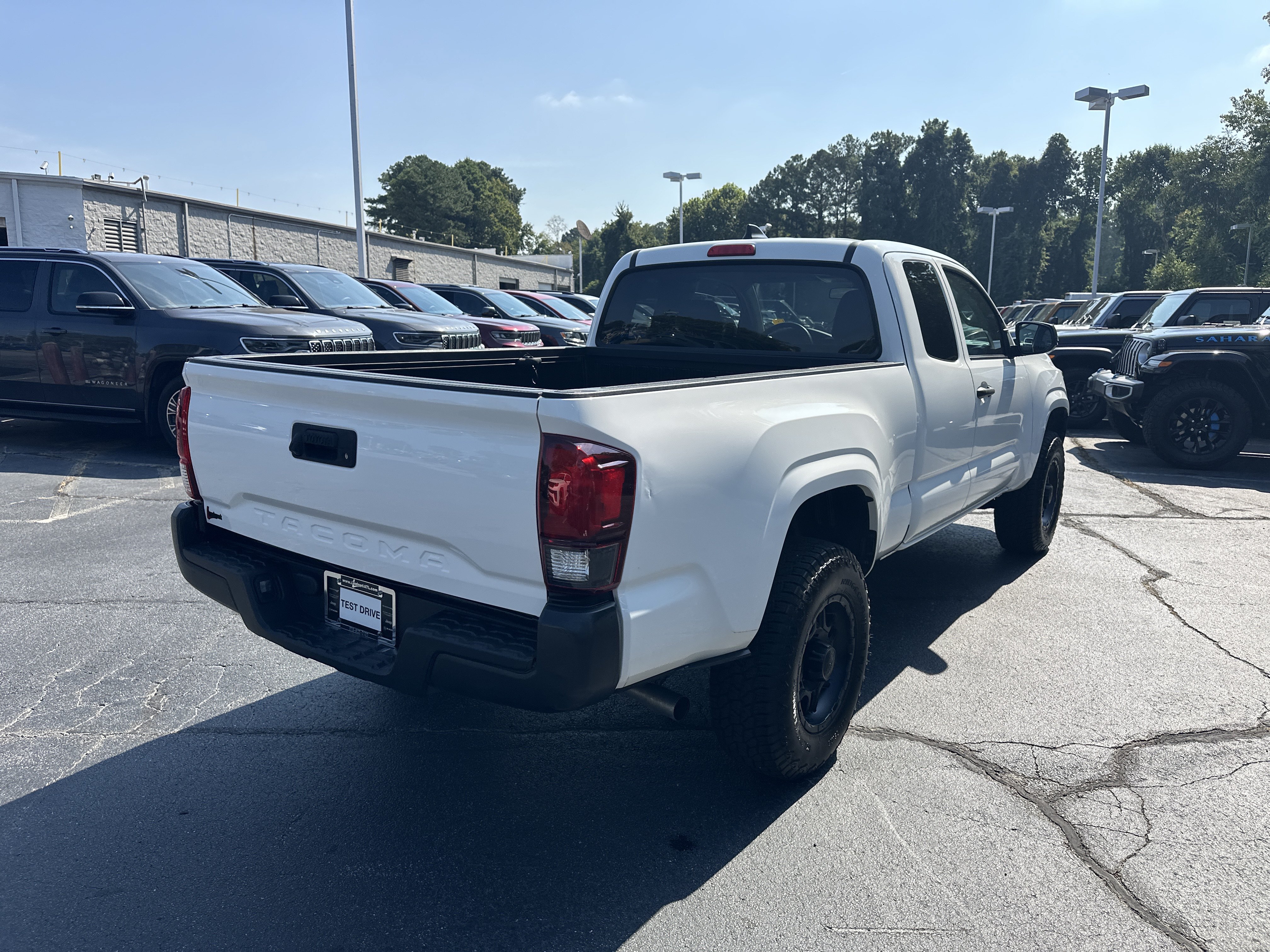 Used 2023 Toyota Tacoma SR RWD image 9