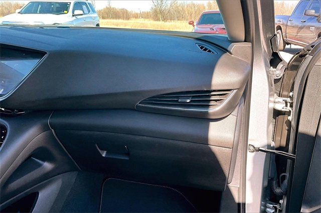 Used 2023 Buick Envision Essence image 26