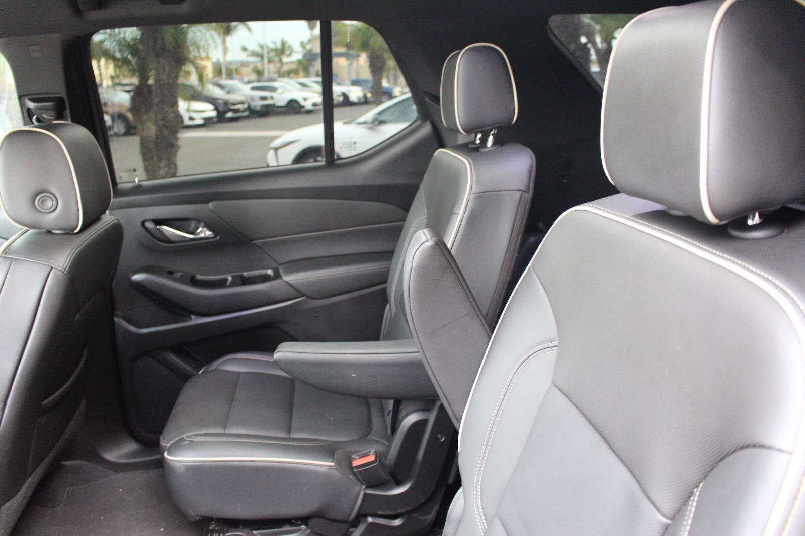 Used 2023 Chevrolet Traverse Premier w/ Redline Edition image 33