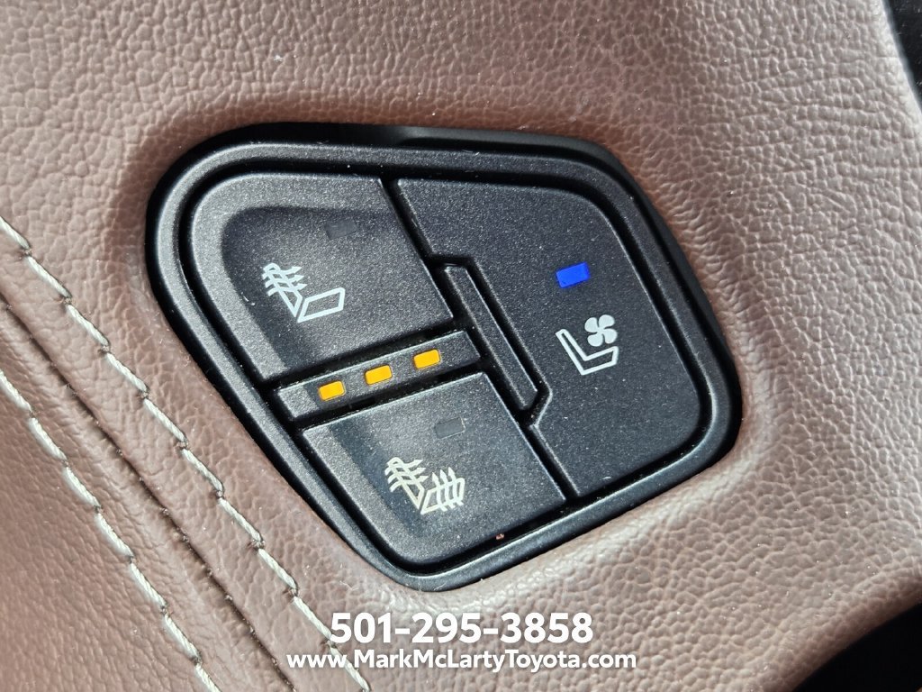 Used 2020 Chevrolet Tahoe Premier AWD/4WD image 25