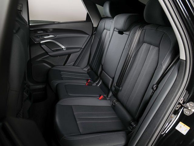 Used 2025 Audi Q5 Premium Plus w/ Premium Plus AWD/4WD image 11