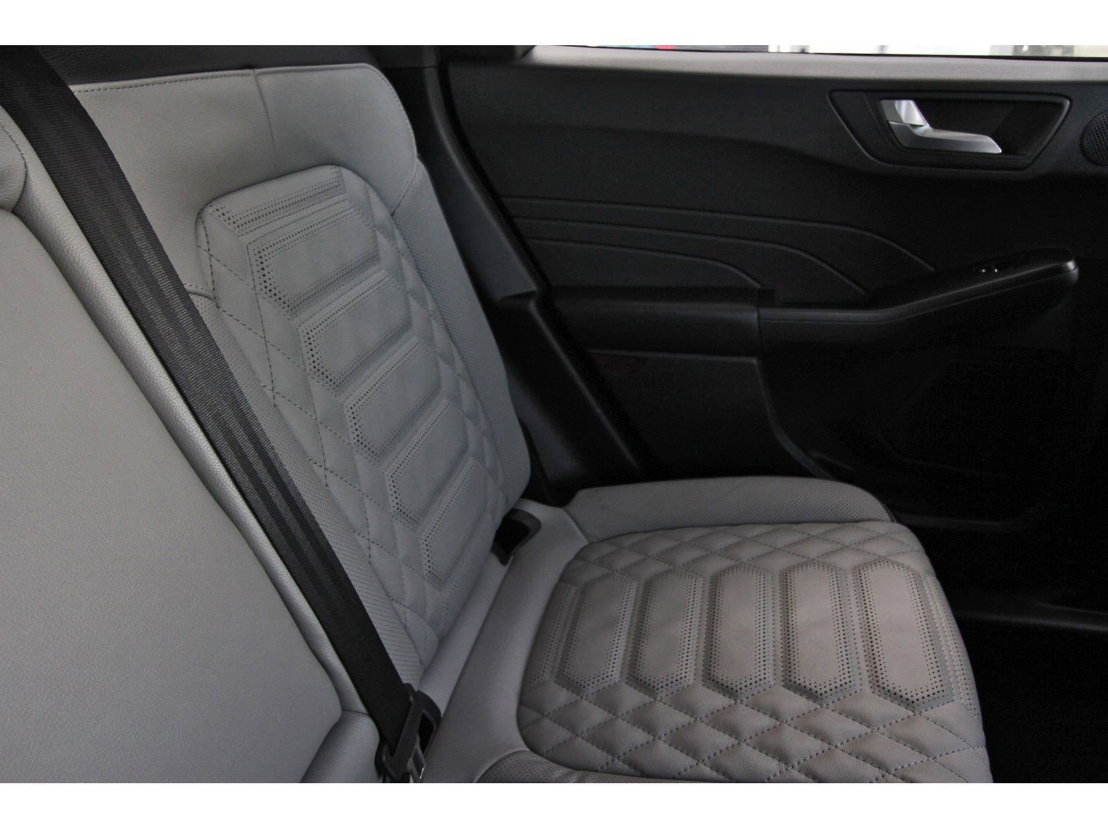 Used 2024 Ford Escape Platinum w/ Premium Technology Package image 15