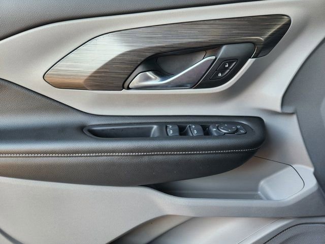 Used 2024 GMC Terrain SLE image 24