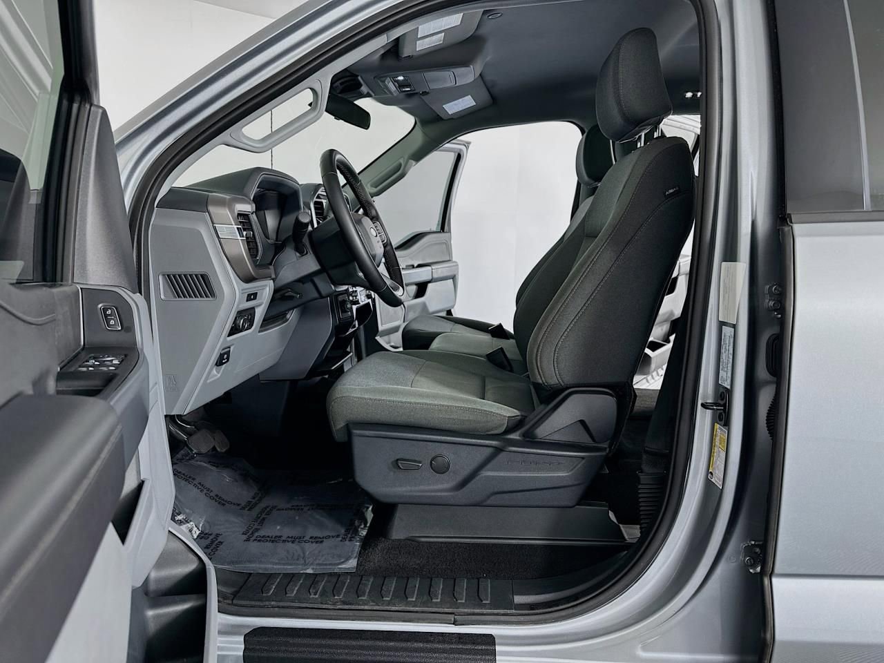 Used 2025 Ford F150 XLT w/ Equipment Group 301A Standard image 17