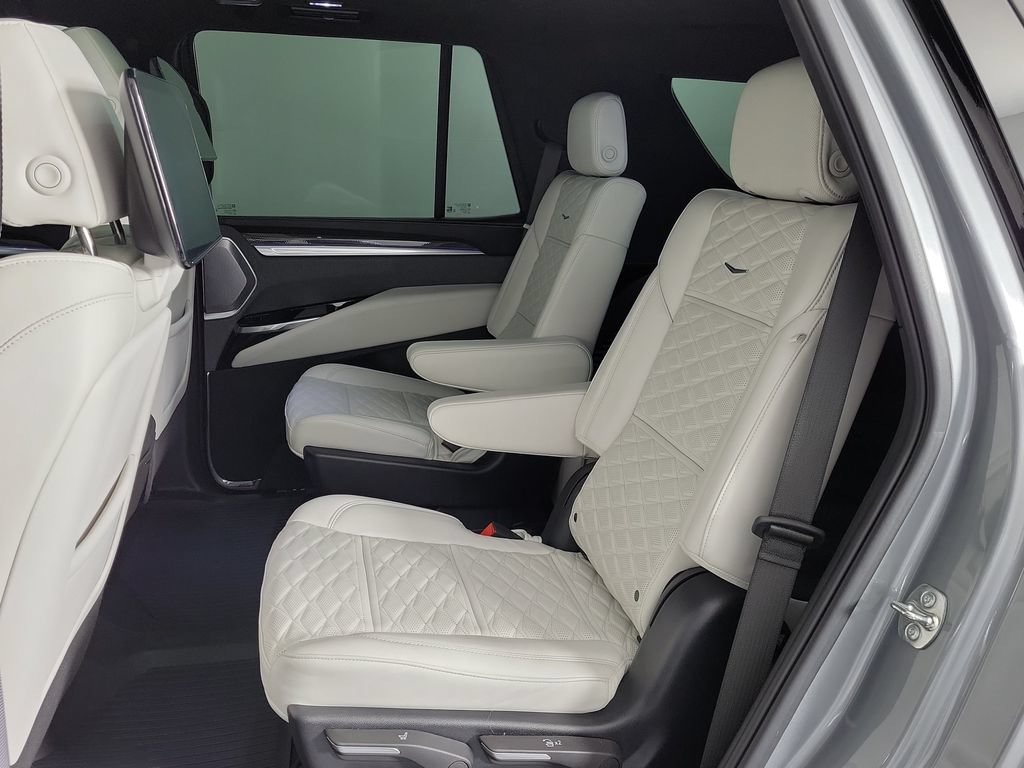 Used 2025 Cadillac Escalade V AWD/4WD image 10