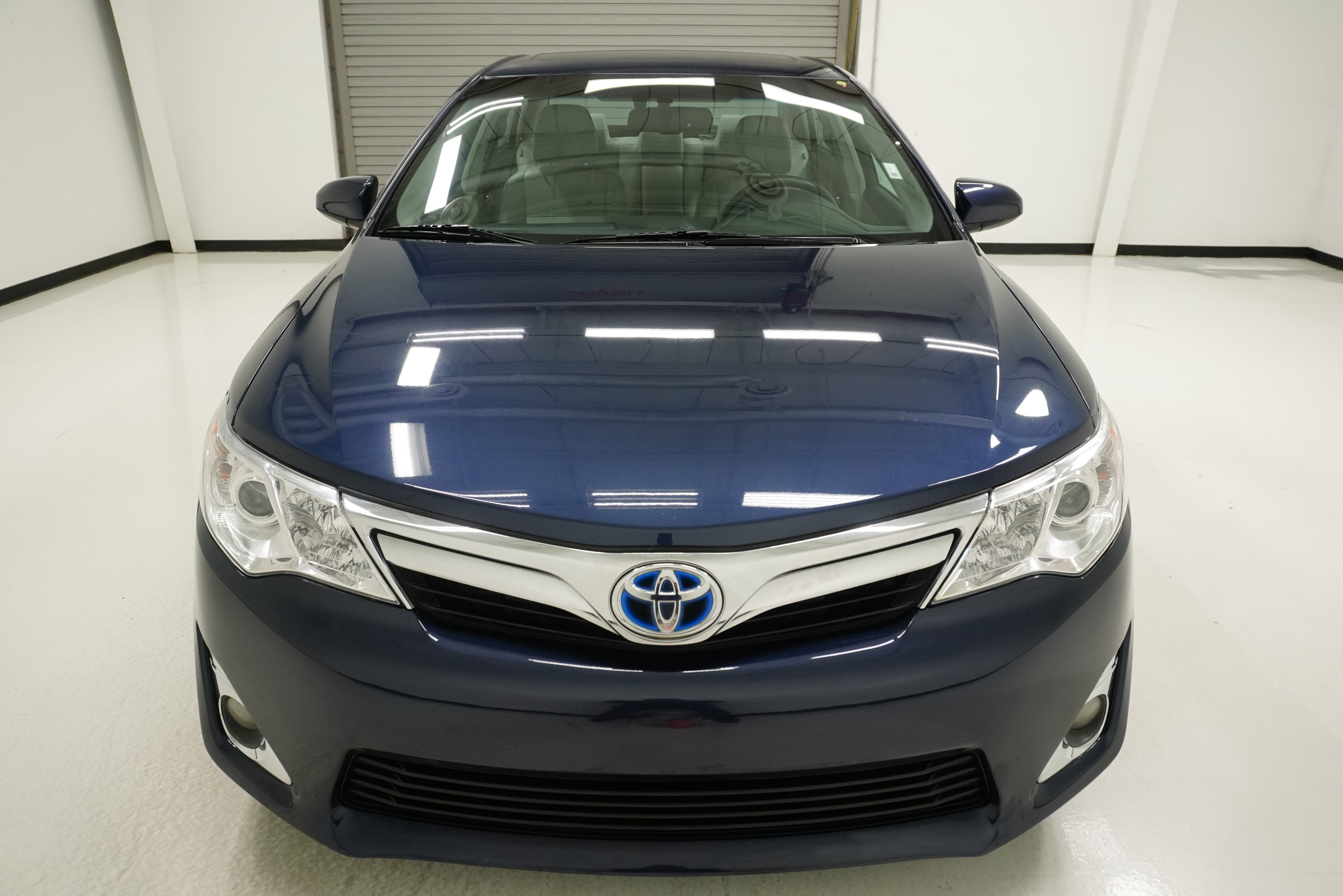 Used 2014 Toyota Camry XLE image 2