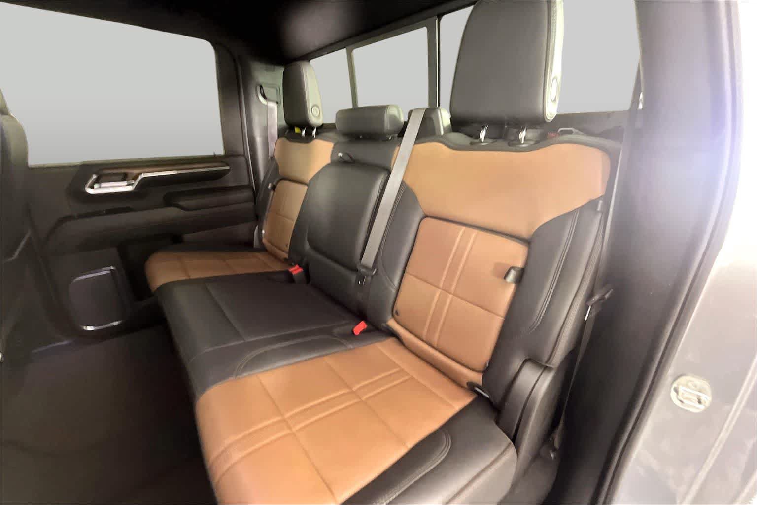 Used 2024 Chevrolet Silverado 2500 High Country w/ Technology Package AWD/4WD image 19
