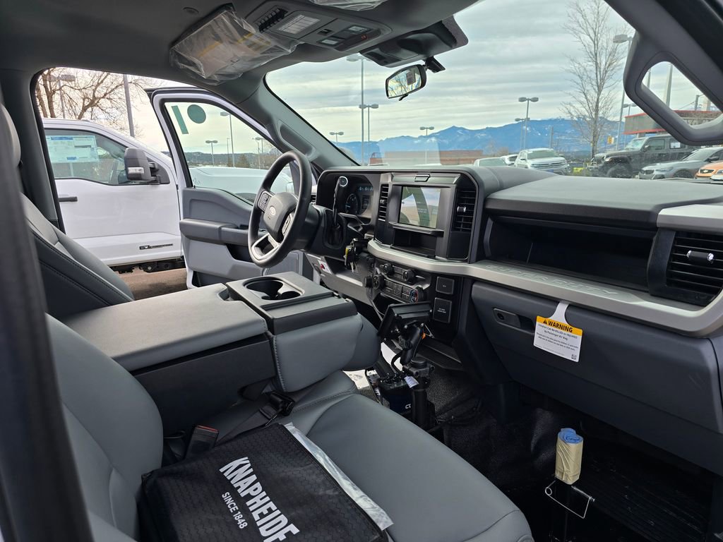 New 2026 Ford F550 4x4 Crew Cab image 15