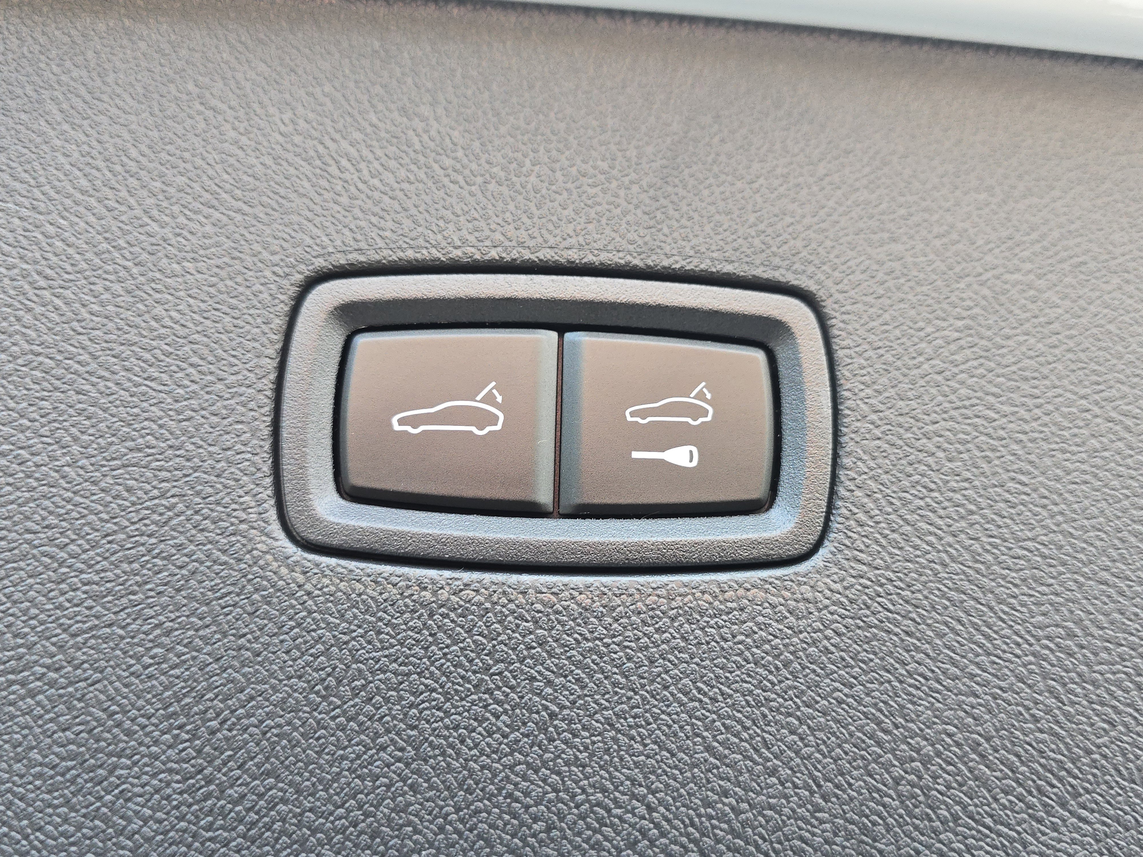 New 2026 Porsche Cayenne S image 16