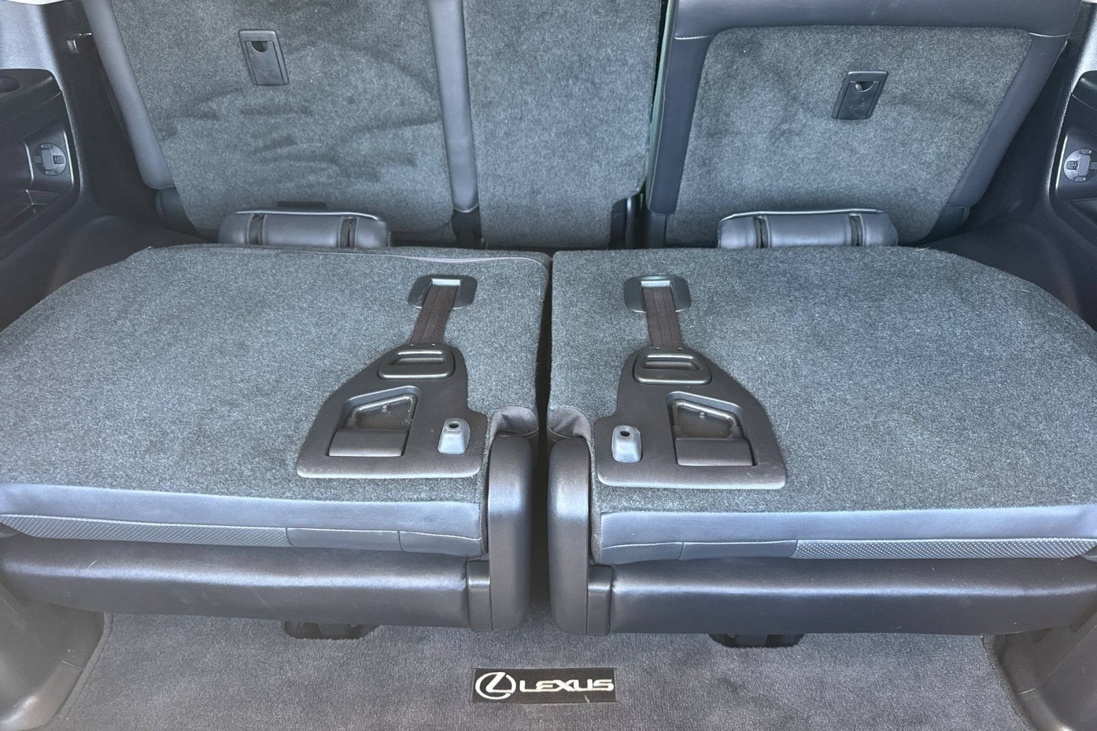 Used 2019 Lexus LX 570 4WD image 16
