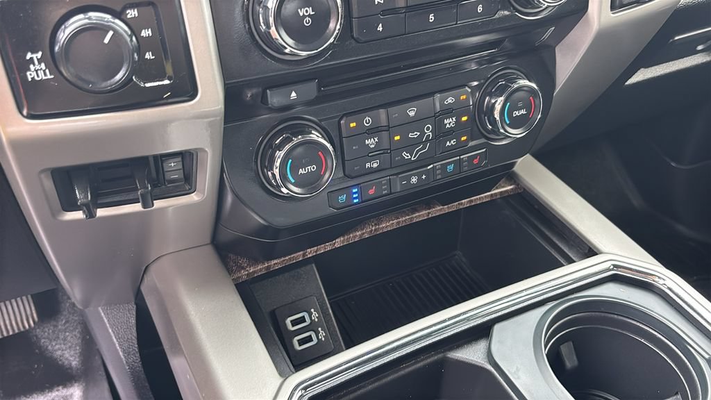Used 2017 Ford F250 Lariat w/ Lariat Value Package AWD/4WD image 21