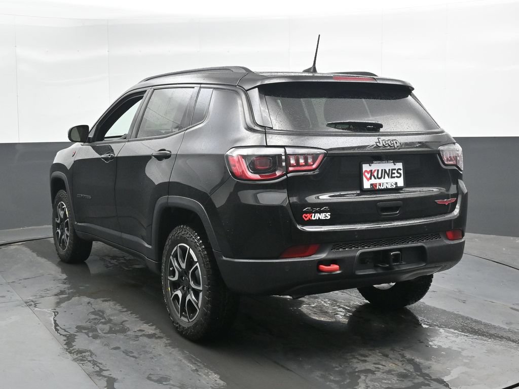 New 2026 Jeep Compass Trailhawk w/ Trailer Tow Group AWD/4WD image 10