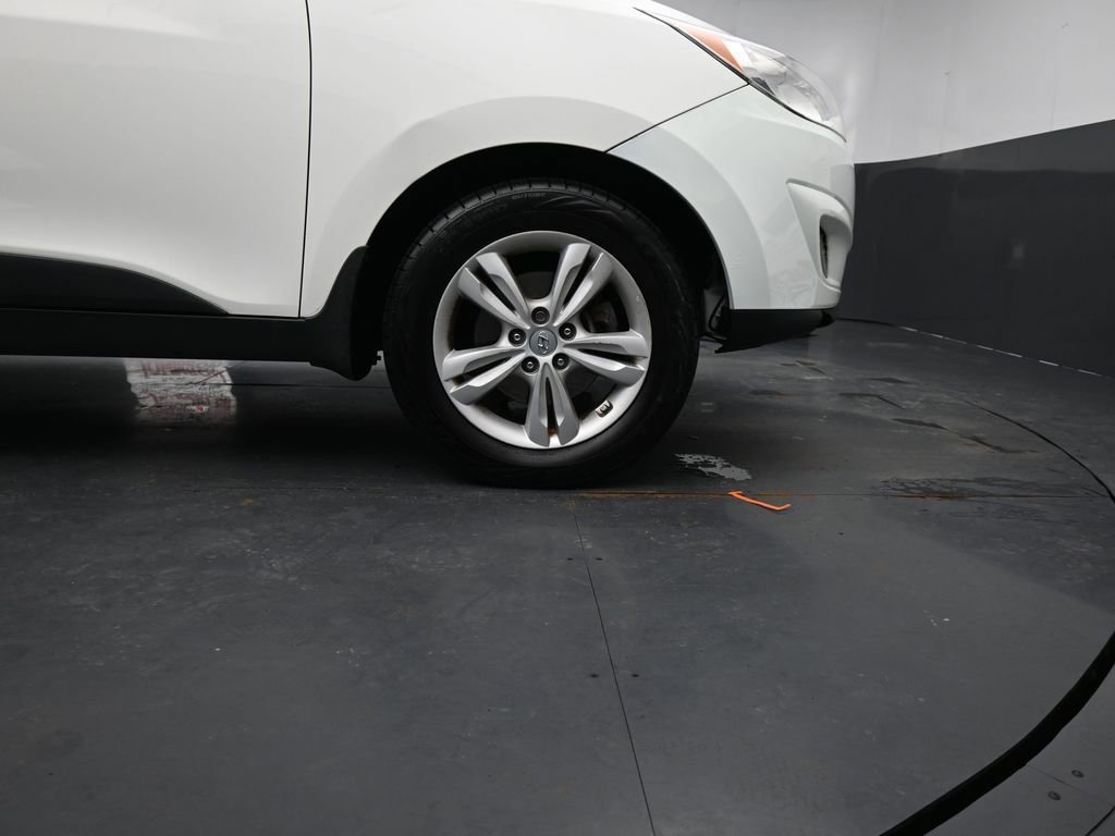 Used 2013 Hyundai Tucson GLS image 11