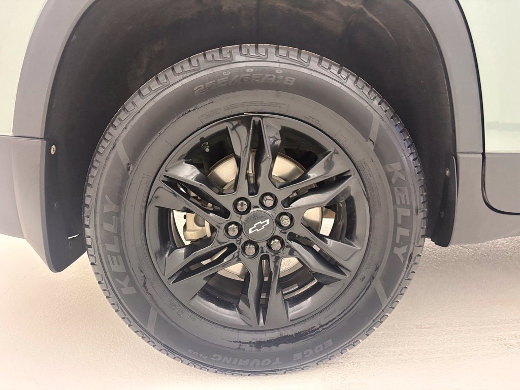 Used 2022 Chevrolet Traverse LT FWD image 22