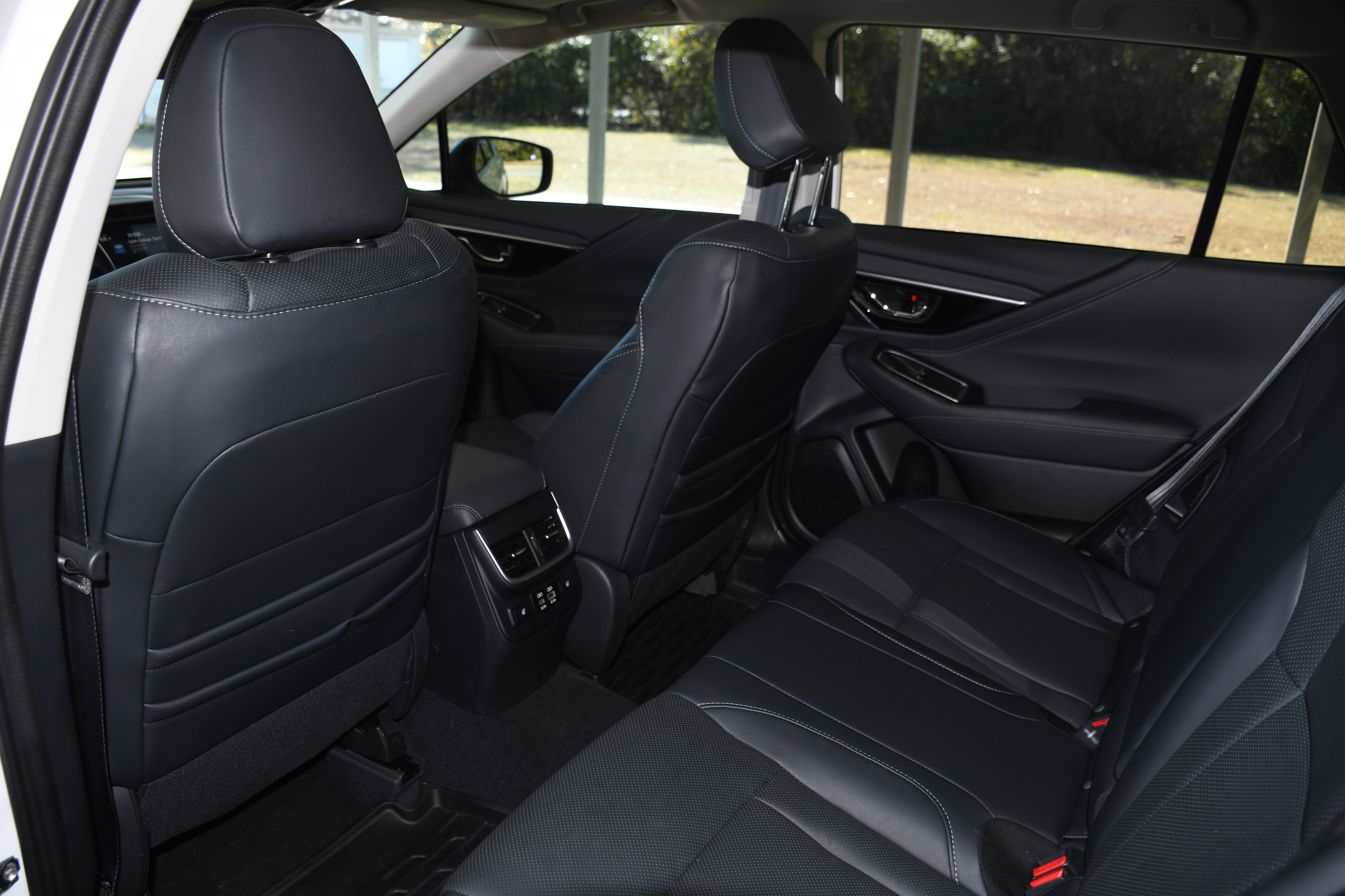 Used 2025 Subaru Outback Touring image 17