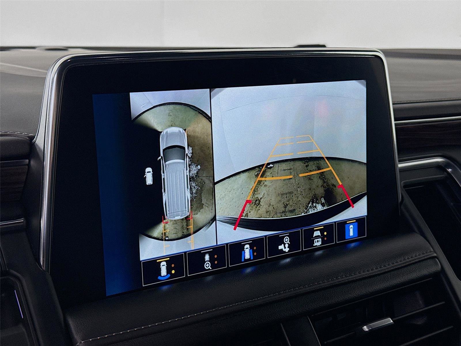 Used 2023 Chevrolet Tahoe Z71 w/ Luxury Package image 14