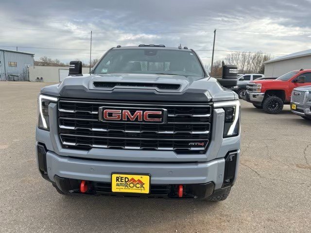 Used 2025 GMC Sierra 2500 AT4 w/ AT4 Premium Plus Package image 2