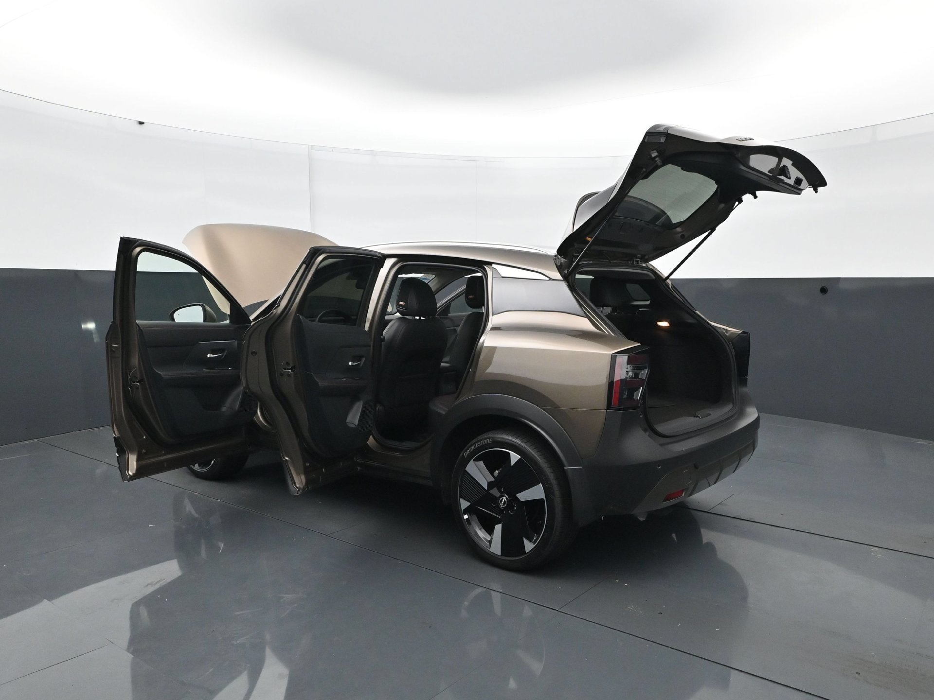 Used 2025 Nissan Kicks SR w/ SR Premium Package AWD/4WD image 31