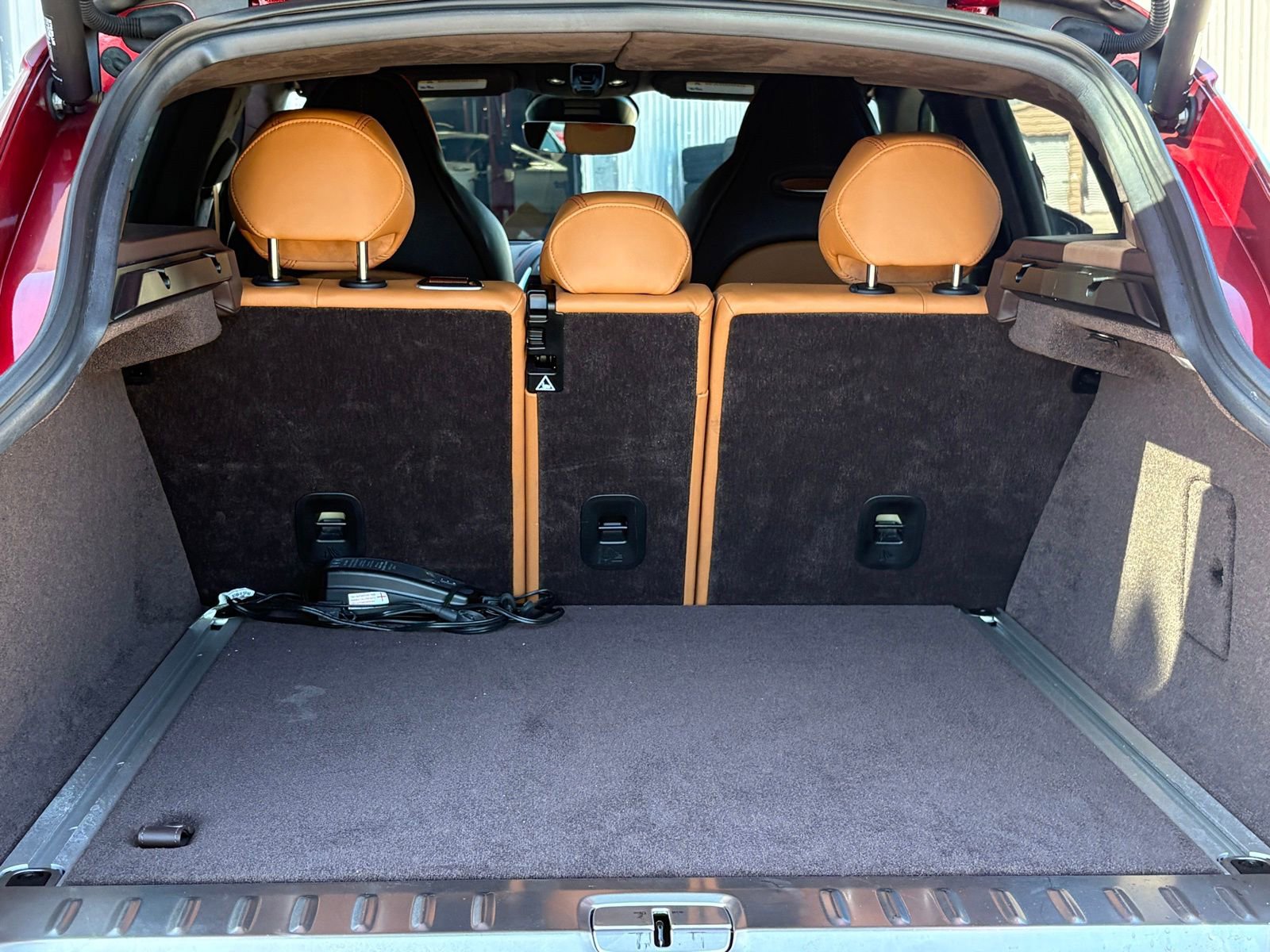 Used 2021 Aston Martin DBX image 46