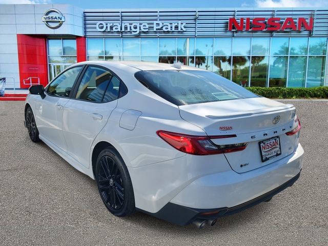 Used 2025 Toyota Camry SE w/ Convenience Package image 3