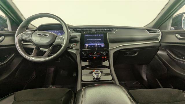 Used 2024 Jeep Grand Cherokee Altitude RWD image 26