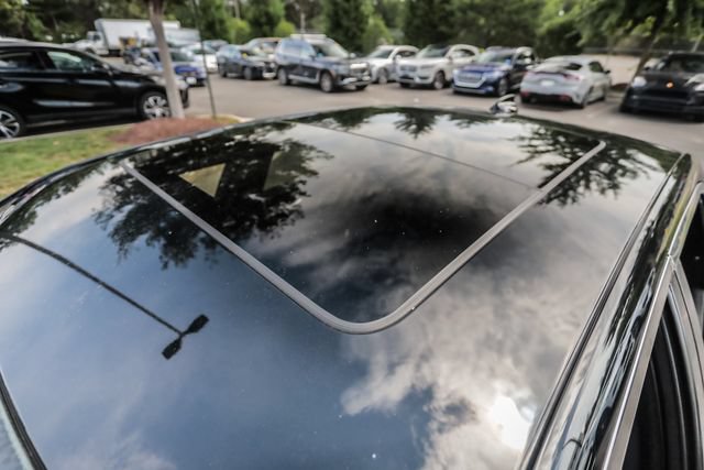 Used 2015 Chrysler 300 C RWD image 69