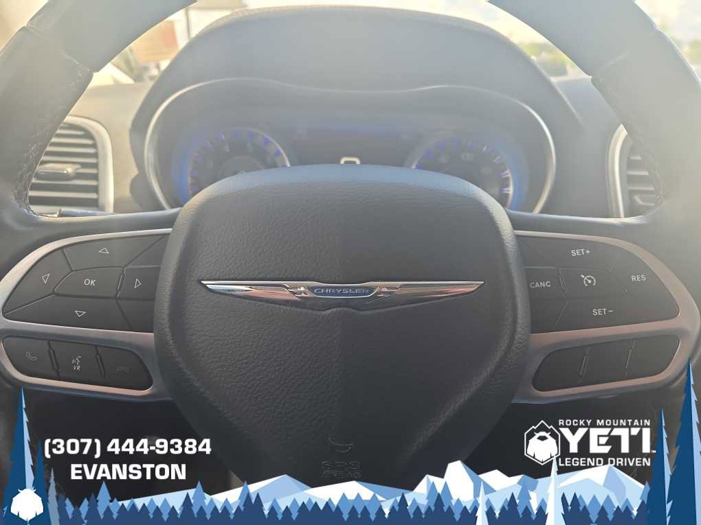 Used 2017 Chrysler 300 C AWD/4WD image 19