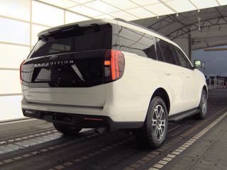 Used 2025 Ford Expedition Active AWD/4WD image 4