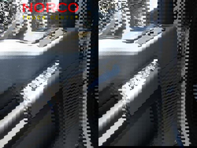 Used 2012 Ford F550 2WD Crew Cab Super Duty image 23