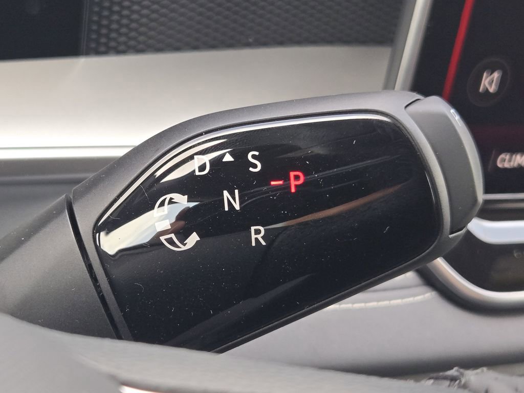 New 2026 Volkswagen Tiguan SE R-Line image 18