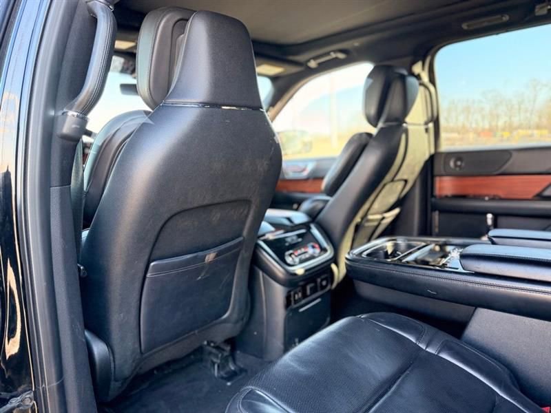 Used 2018 Lincoln Navigator Reserve w/ Technology Package image 12
