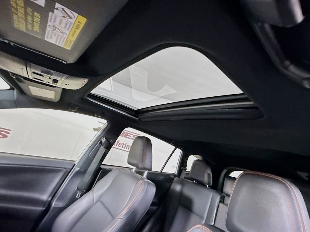 Used 2017 Toyota RAV4 SE w/ Advanced Technology Package image 10