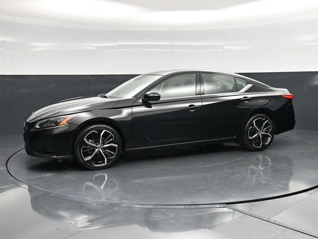 Used 2024 Nissan Altima 2.5 SR FWD image 9