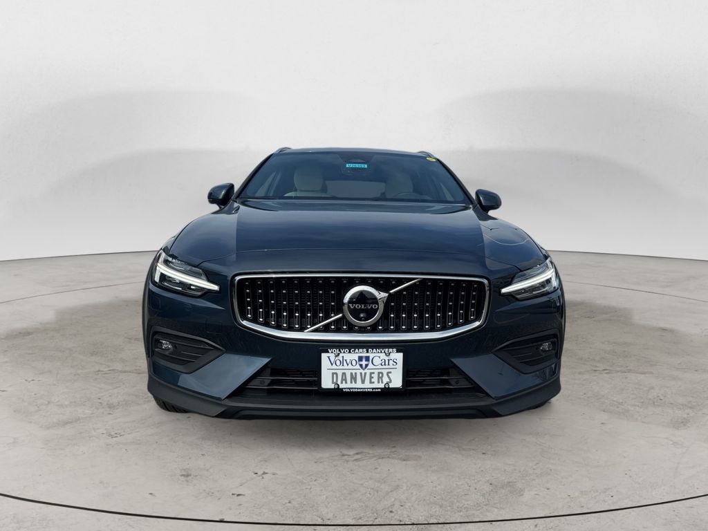 New 2026 Volvo V60 B5 Cross Country Ultra w/ Protection Package Premier image 25