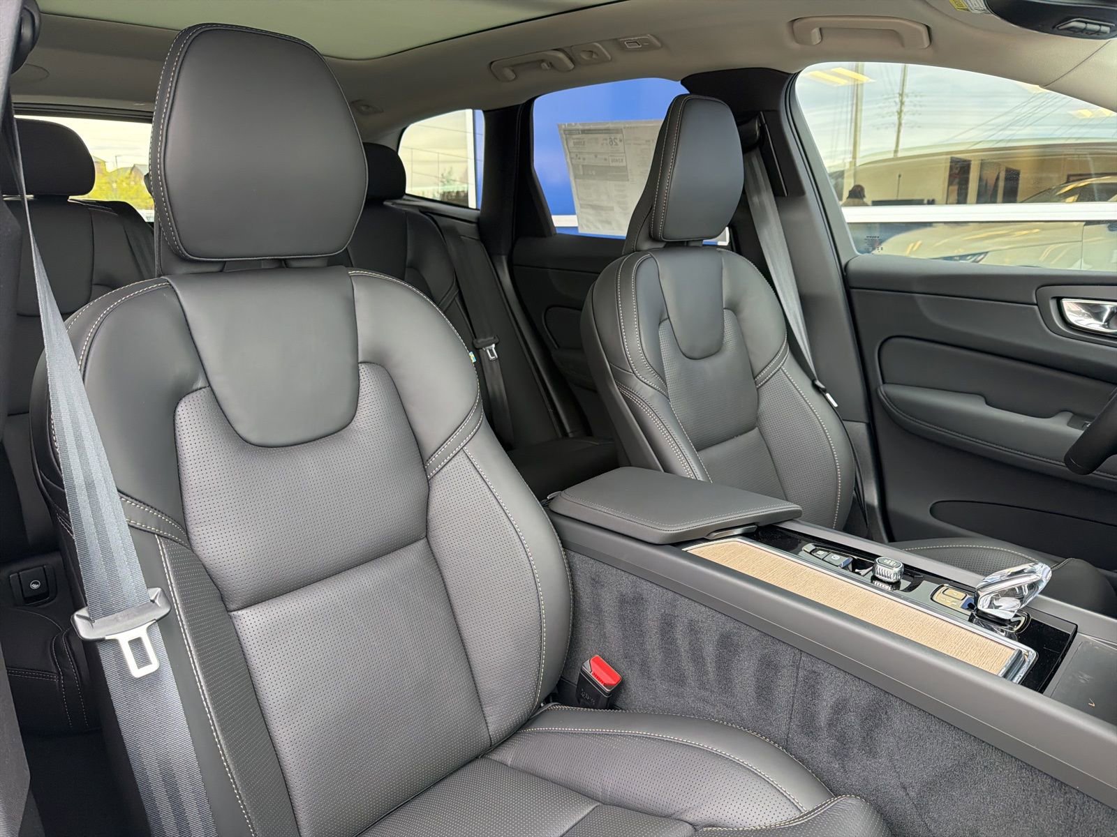 New 2026 Volvo XC60 B5 Ultra w/ Protection Package Premier AWD/4WD image 26