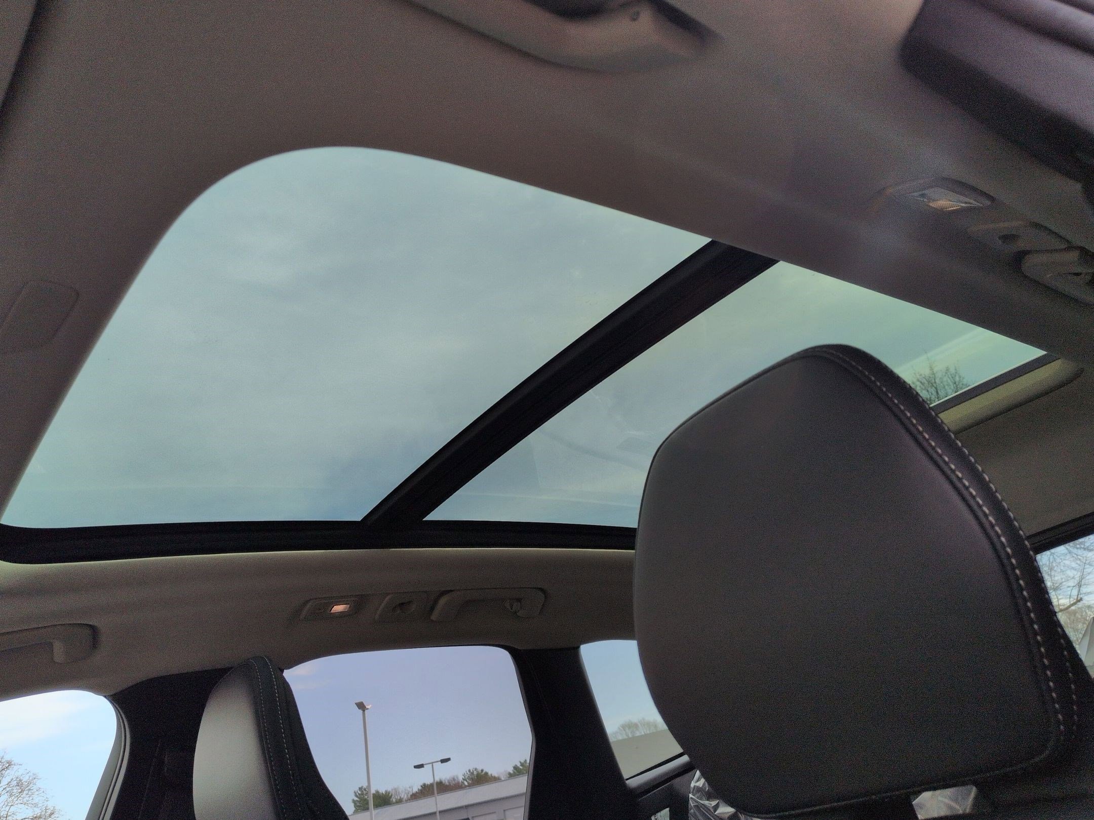 New 2026 Volvo XC60 B5 Ultra w/ Protection Package Premier image 8