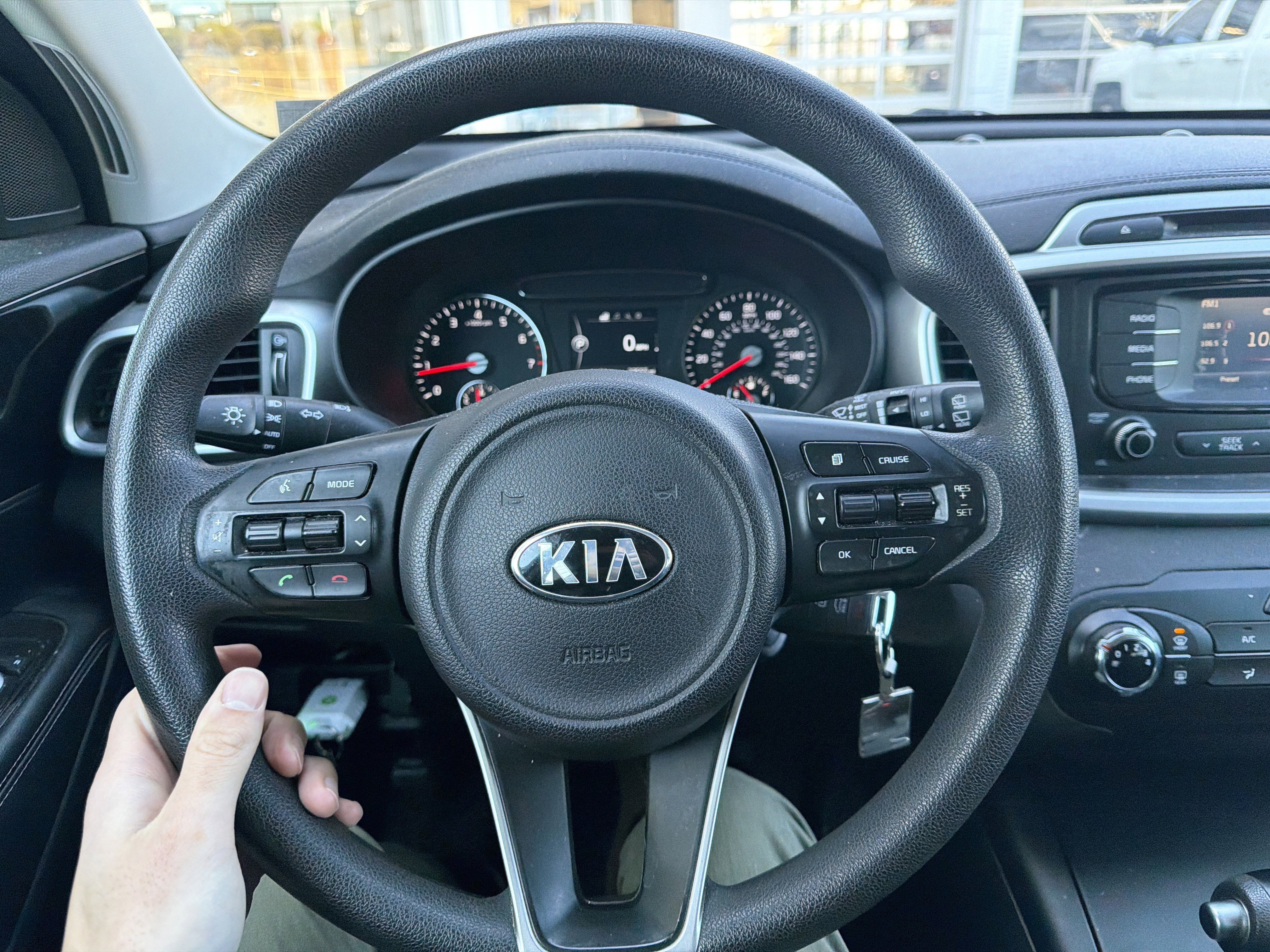 Used 2017 Kia Sorento LX image 7