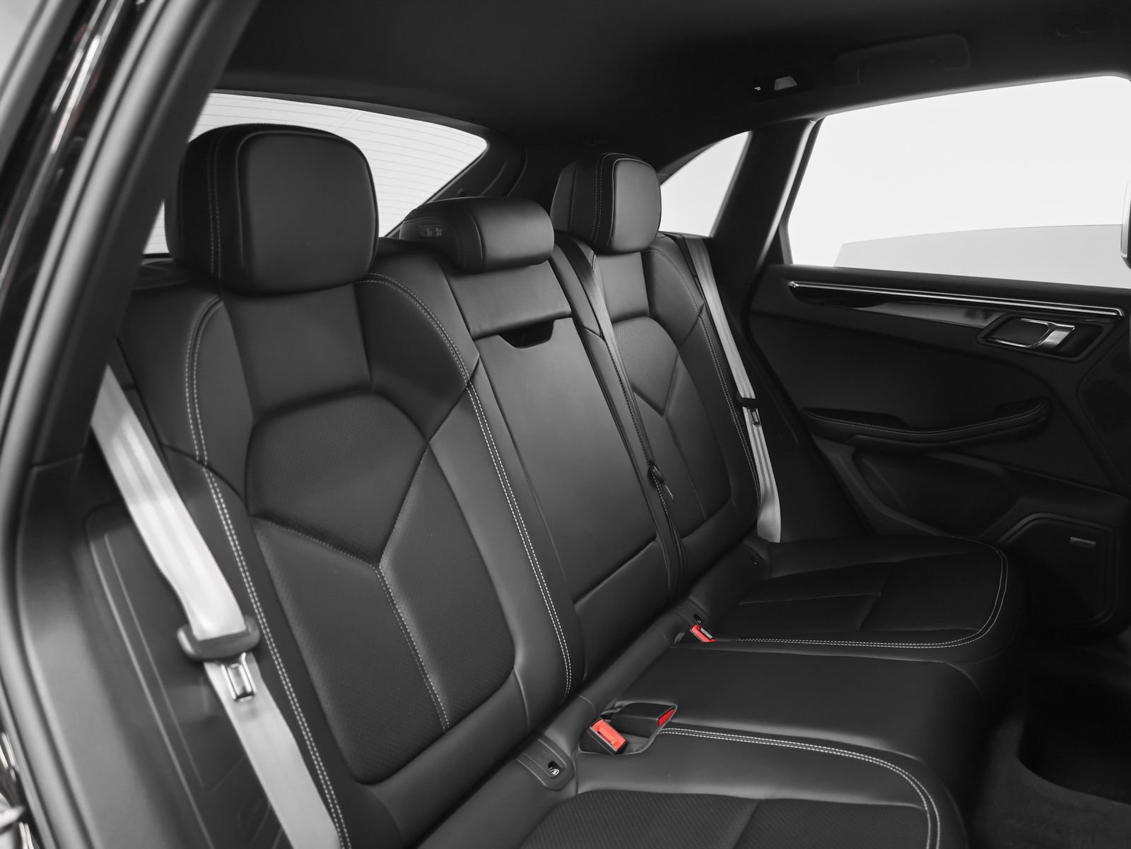 Certified 2023 Porsche Macan GTS image 29