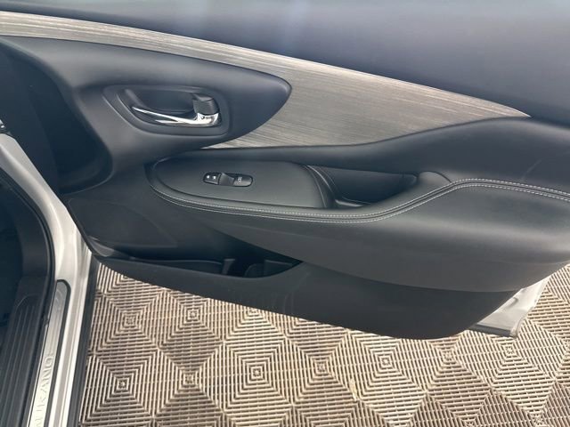 Used 2018 Nissan Murano SV image 19