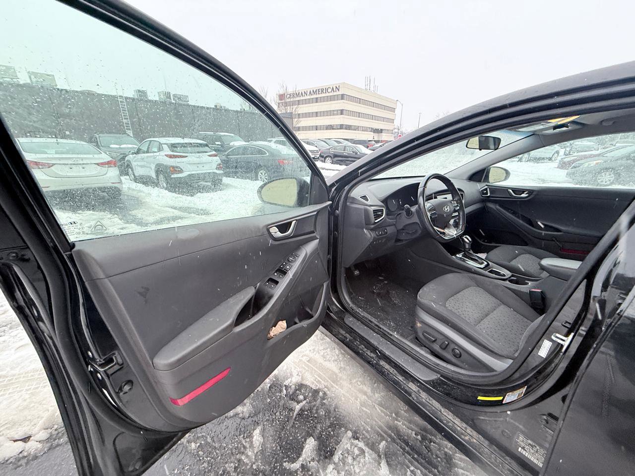 Used 2017 Hyundai Ioniq SEL FWD image 9