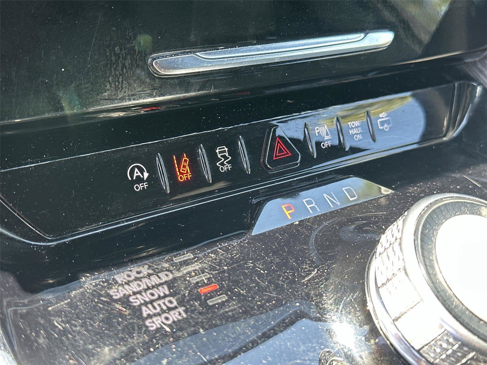 Used 2022 Jeep Wagoneer Series III AWD/4WD image 37