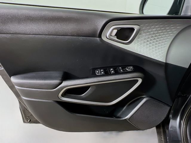 Used 2023 Kia Soul LX w/ Option Group 015 image 28