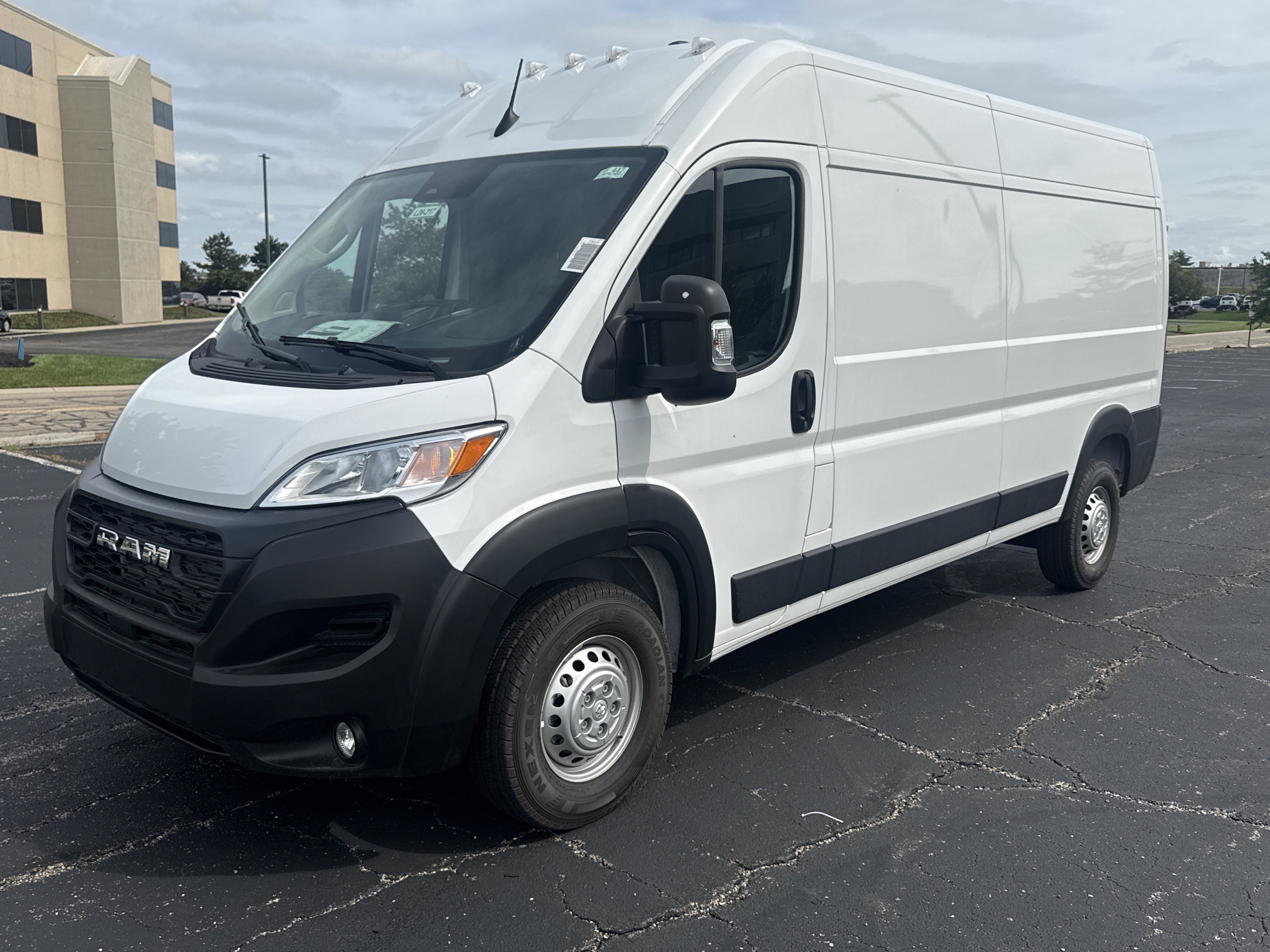 New 2026 RAM ProMaster 2500 w/ Convenience Group FWD image 4