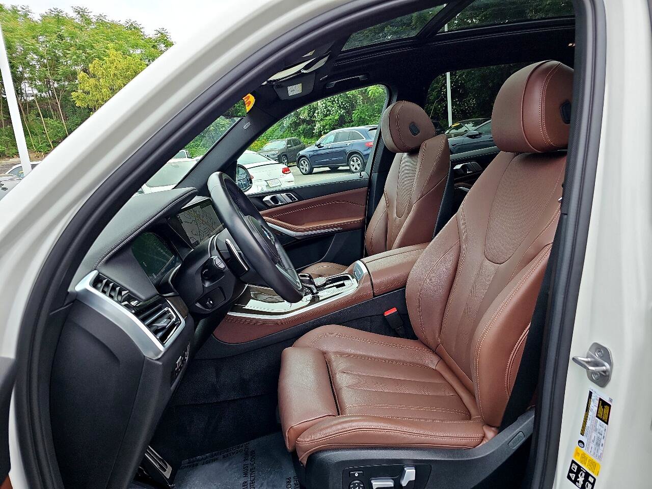 Used 2022 BMW X5 xDrive40i w/ M Sport Package image 19