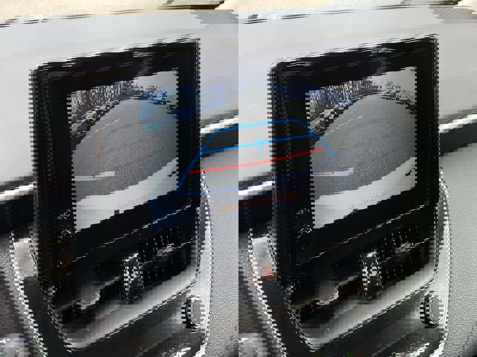 Used 2025 Toyota Corolla LE image 27