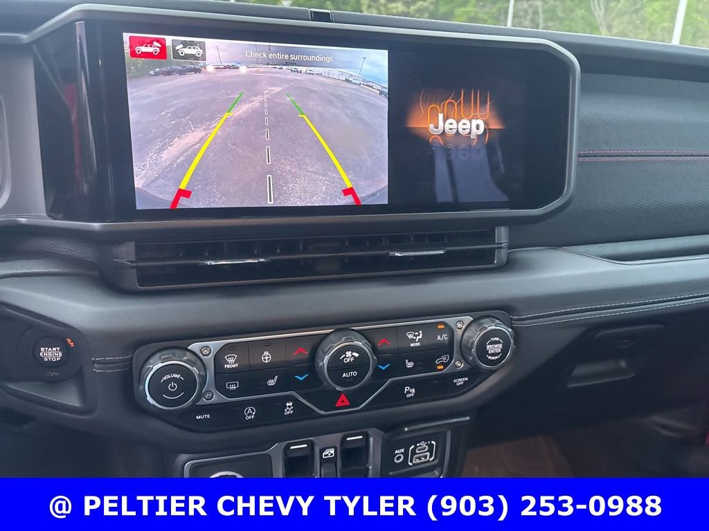 Used 2025 Jeep Wrangler Unlimited Rubicon image 14